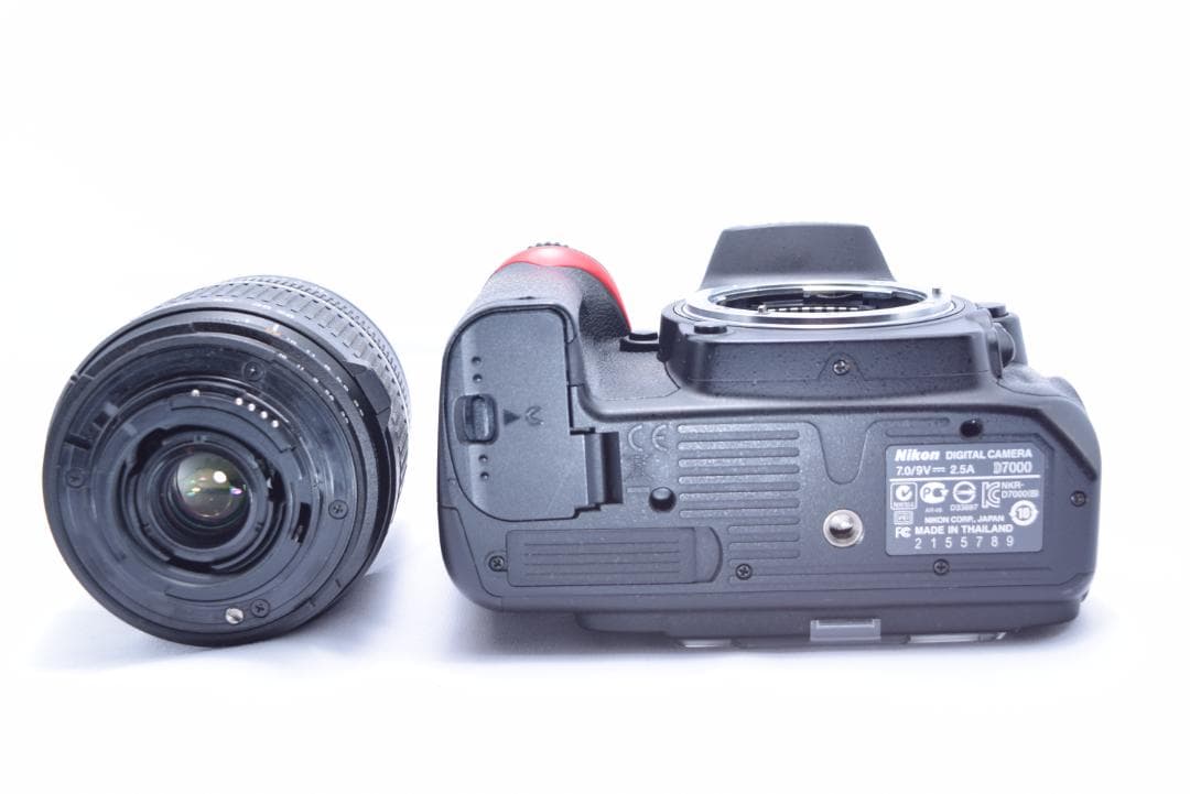 ②Nikon D7000 デジタル一眼レフカメラ　望遠レンズ付き