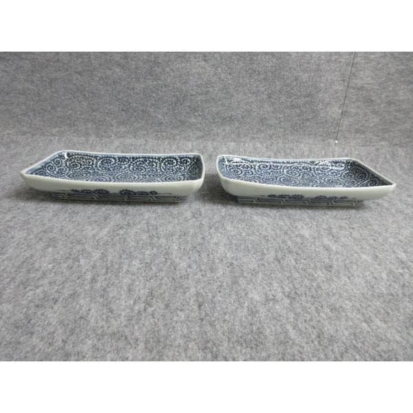 古伊万里冨貴長春染付蛸唐草文四方入隅長皿2枚 [B27240]