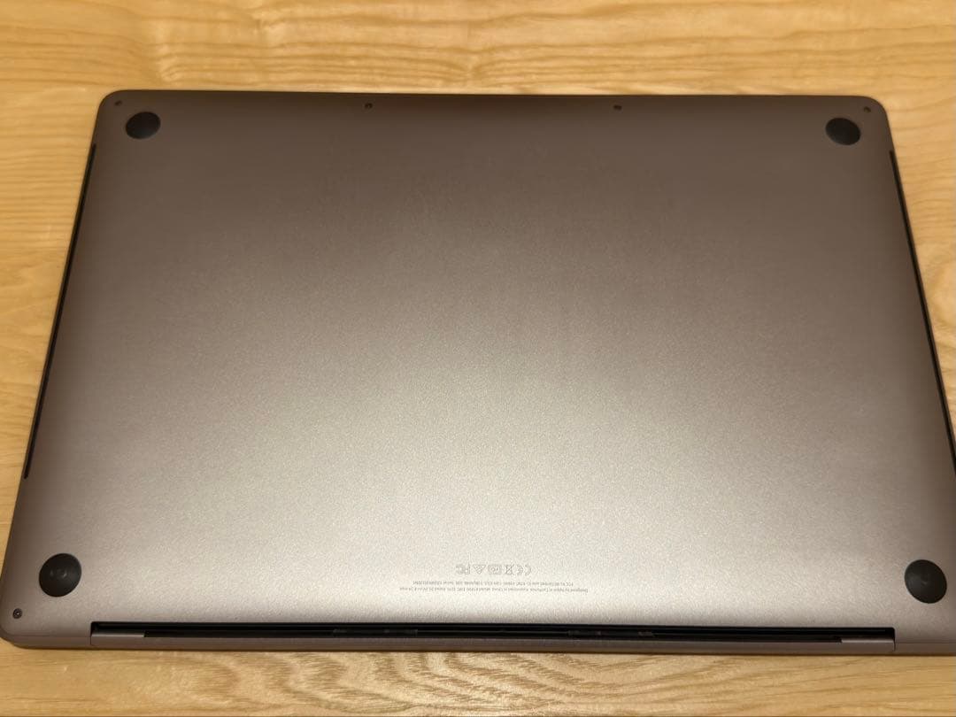MacBook Pro 2018 15インチ スペースグレー 本体