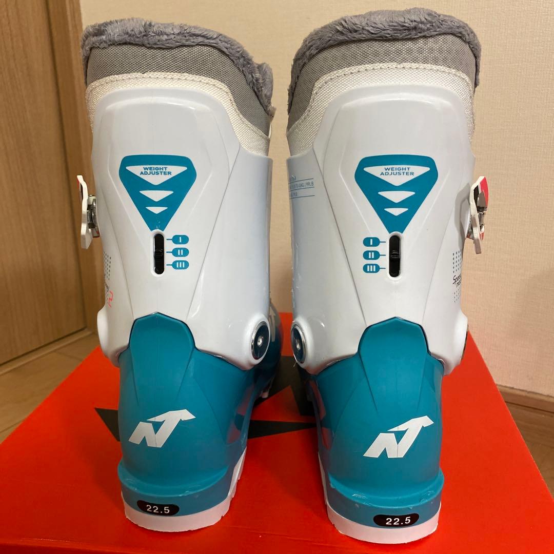 ノルディカ　NORDICA ジュニア用スキーブーツ　22-23 22.5