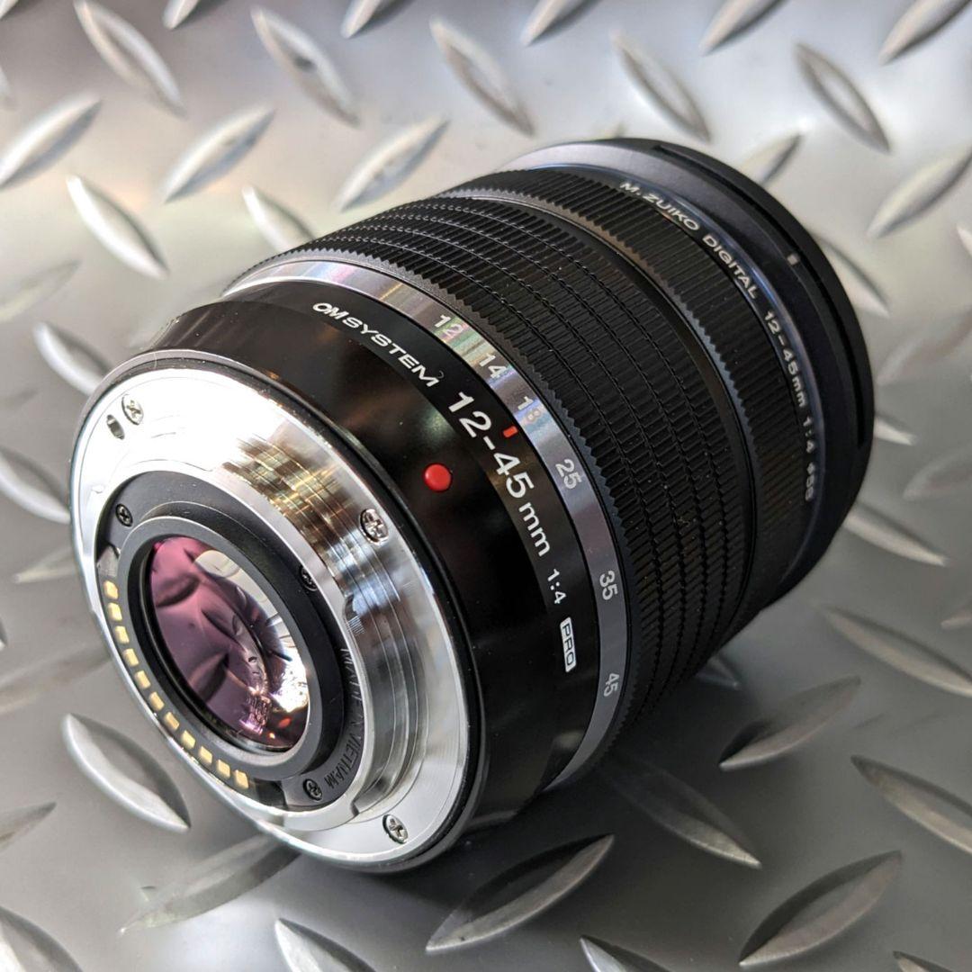 OM SYSTEM M.ZUIKO DIGITAL ED 12-45mmレンズ