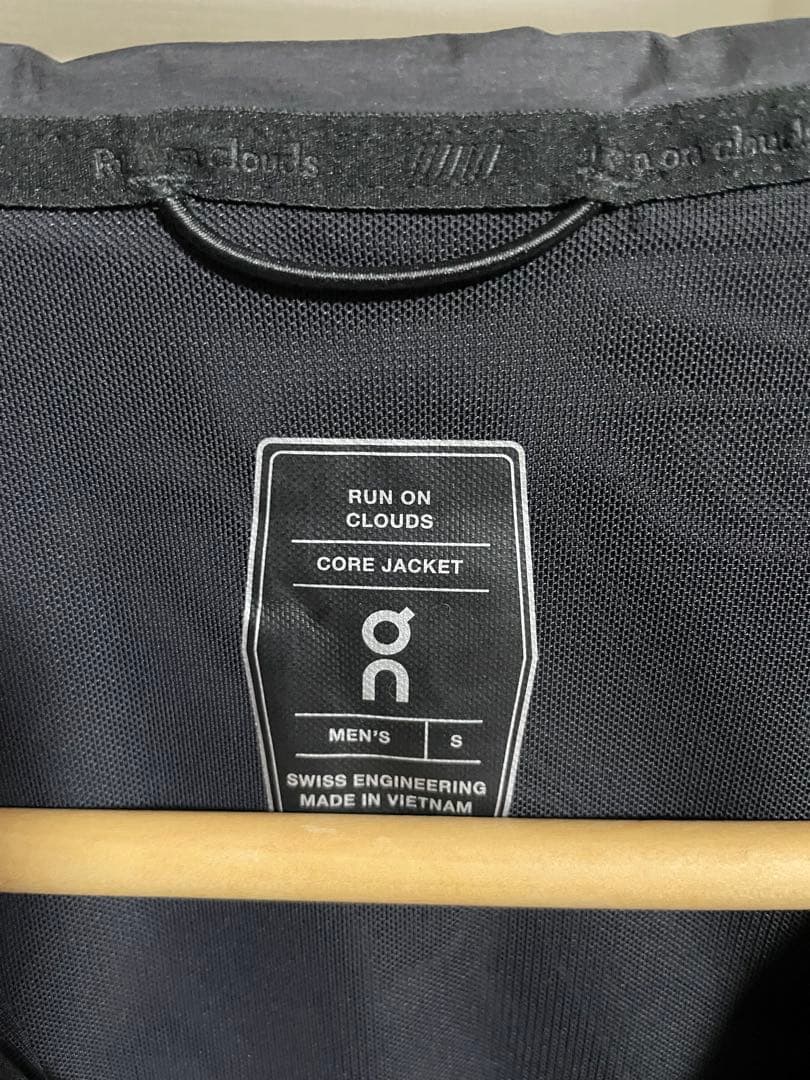【送料込】【美品】on Core Jacket コアジャケット ブラック S