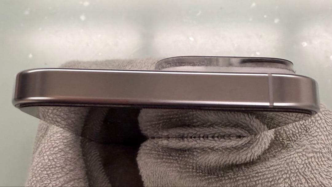 iPhone 16 promax 256GB ホワイトチタニウム 美品　98%