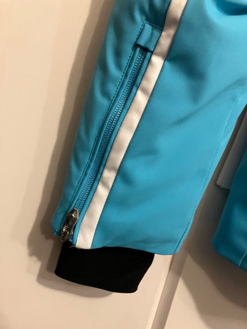 新品　タグ付き　デサント　スキーウェア