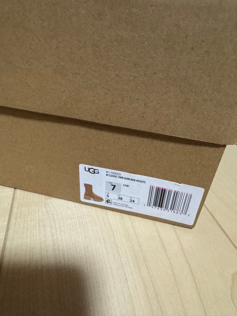 SALE♡新品♡UGG ブーツ　7（24）