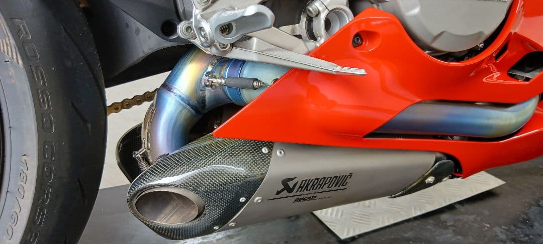 Ducati Panigale V2 アクラポヴィッチ チタン製マフラー