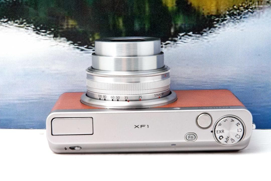 FUJIFILM XF1 高級コンデジ バッテリー　充電器