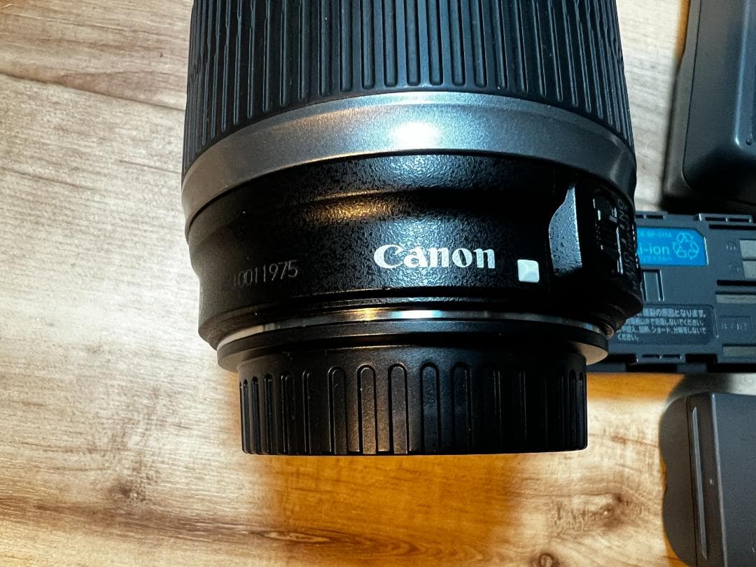 コ*ト様 canon デジタル一眼 EOS 50D 本体・望遠レンズ・バッテリー