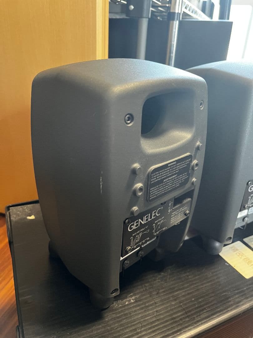 m*中様 GENELEC アクティブスピーカー 8020a