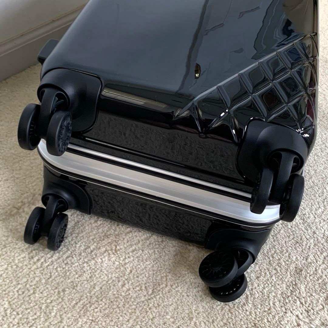美品　メルセデスベンツ　キャリーケース　4輪　機内持ち込み　TASロック 35ℓ
