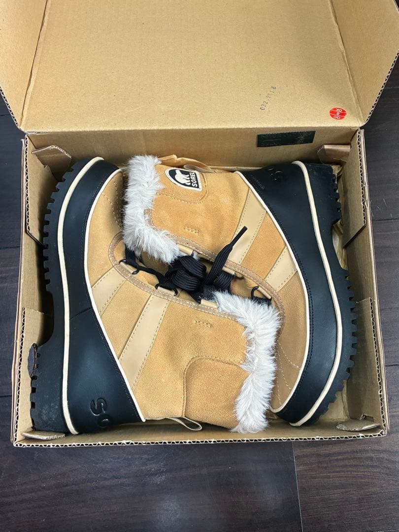 新品試着のみ　TIVOLI IIソレル　ティボリ　SOREL スノーブーツ