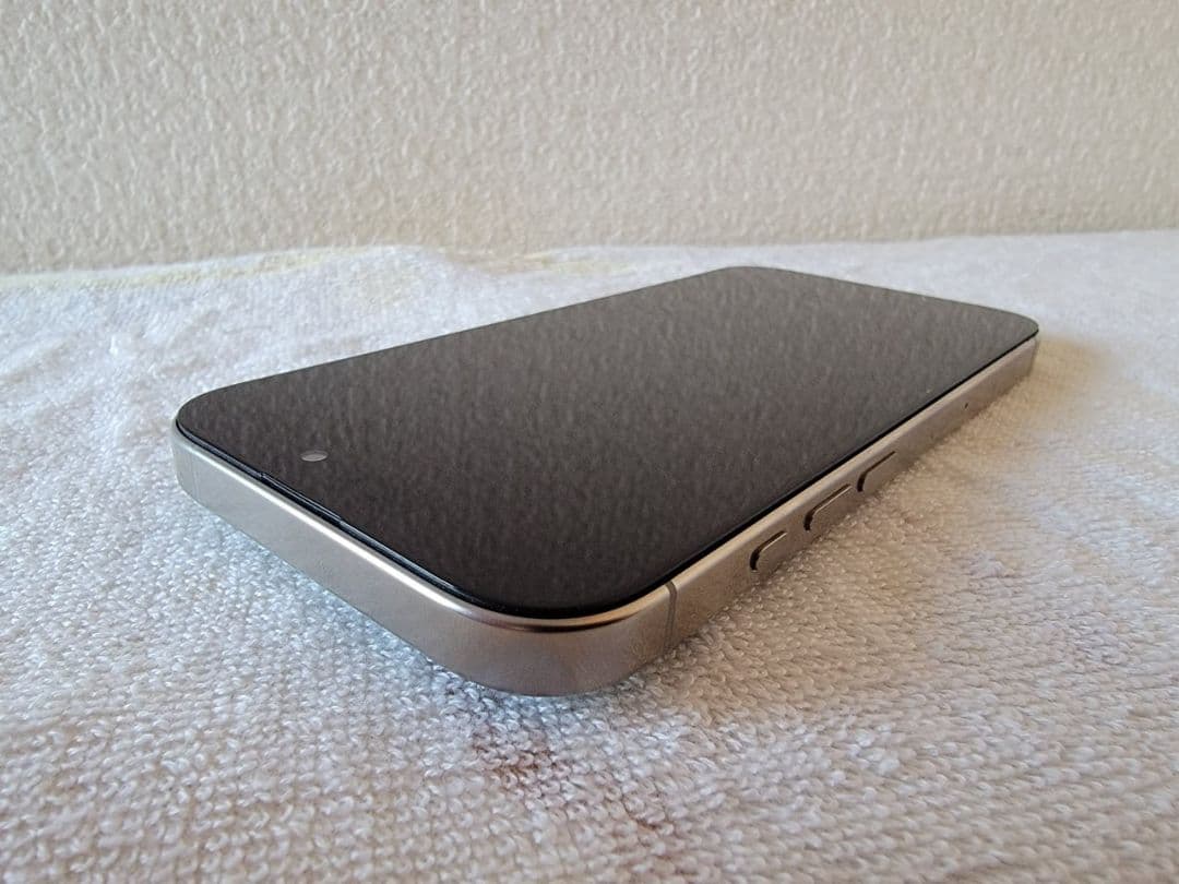 【極美品】iPhone 16 Pro 128GB 国内版 / バッテリー100%