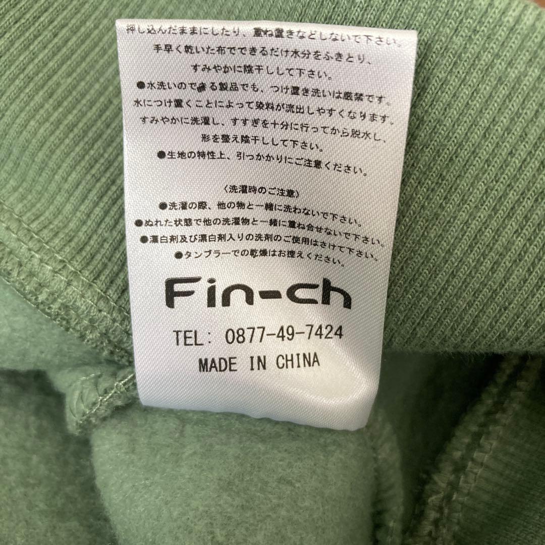 新品　フィンチ　パーカー