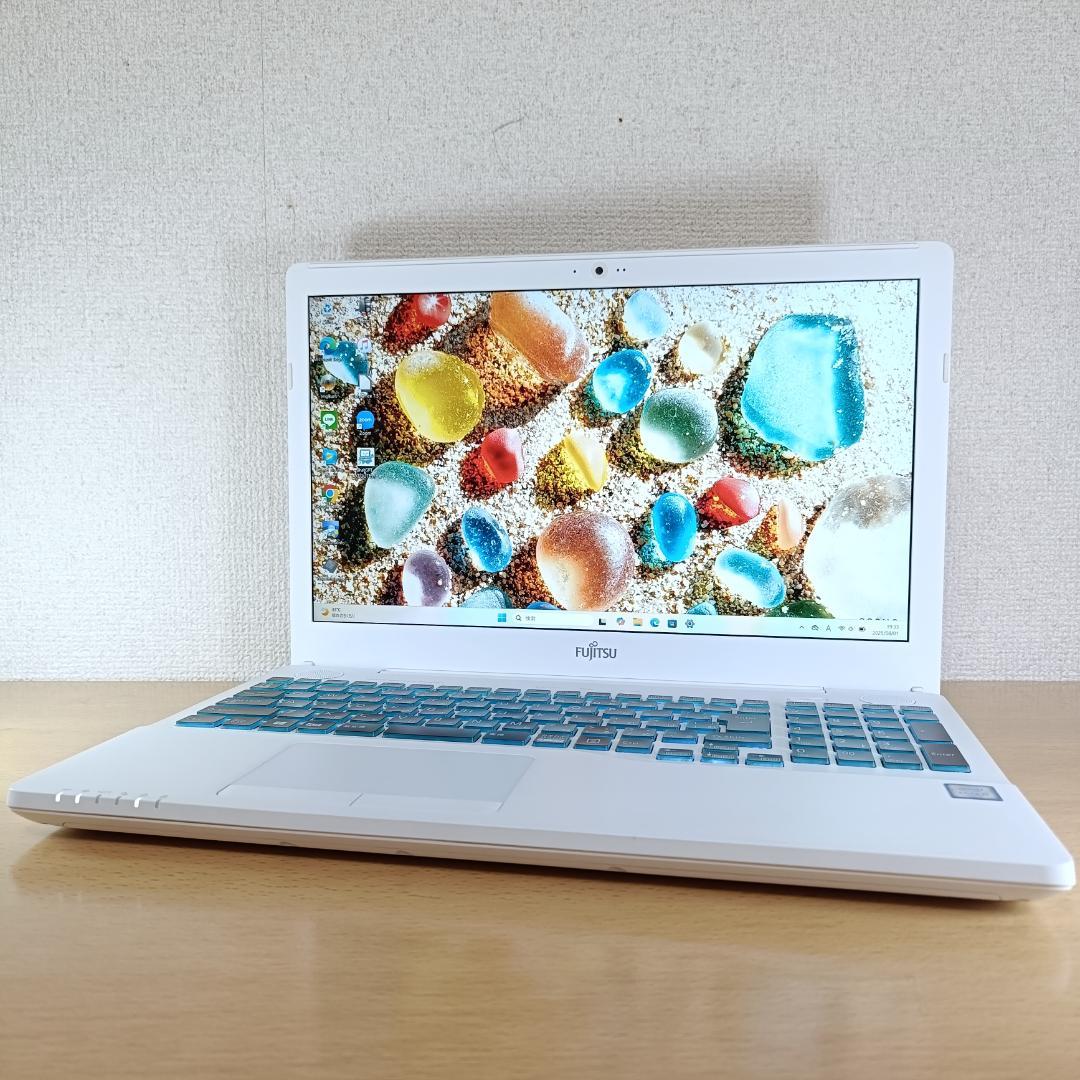 Windows11 i7 ノートPC SSD 1TB メモリ24GB 富士通 白