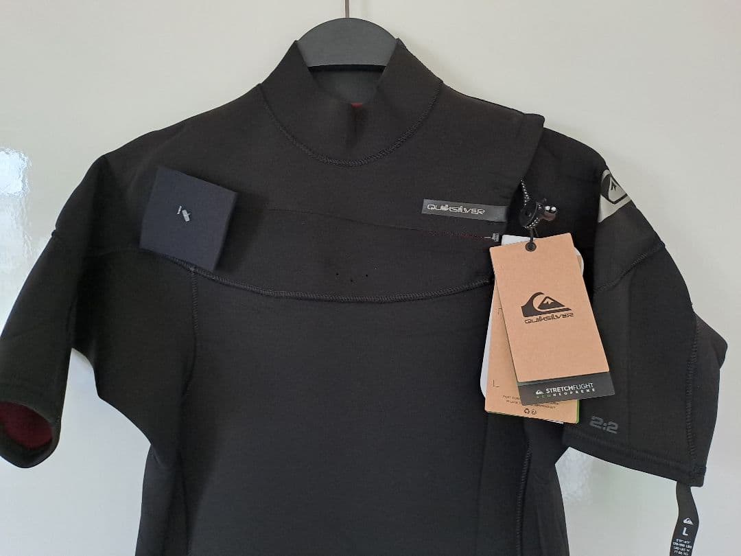 新品 Quiksilver 2/2mm ziplessウェットスーツ スプリング
