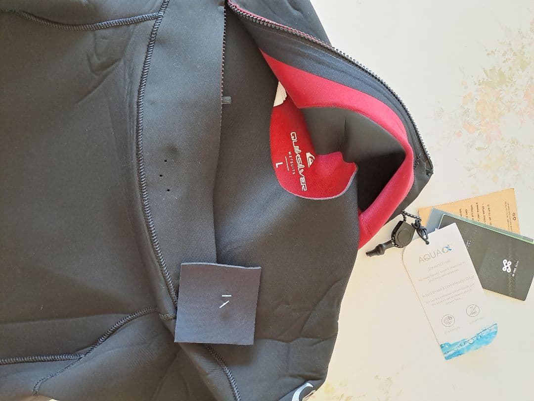 新品 Quiksilver 2/2mm ziplessウェットスーツ スプリング