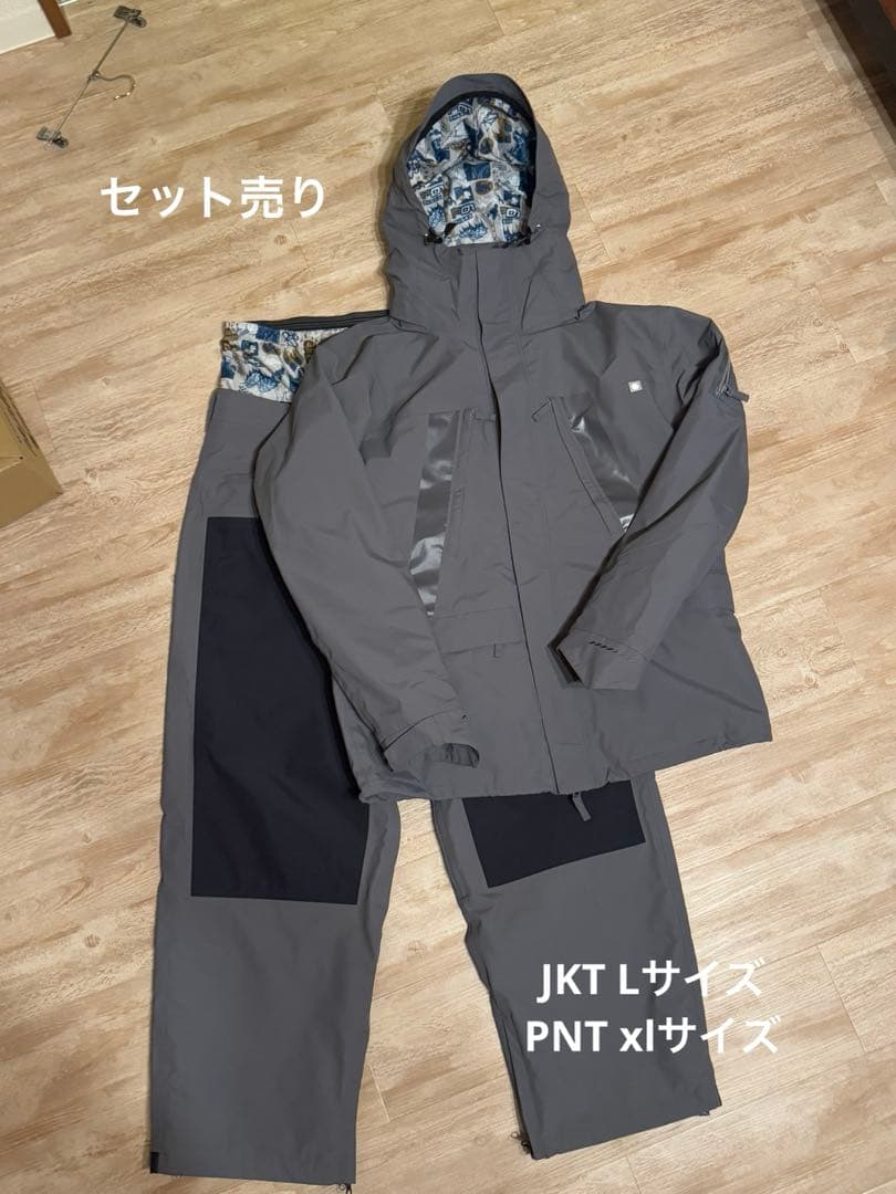プレイデザイン　スノーボードウェアセット (ジャケット&パンツ)