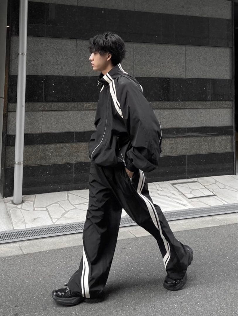Chikashitsu+ セットアップ トラックジャケットとトラックパンツ