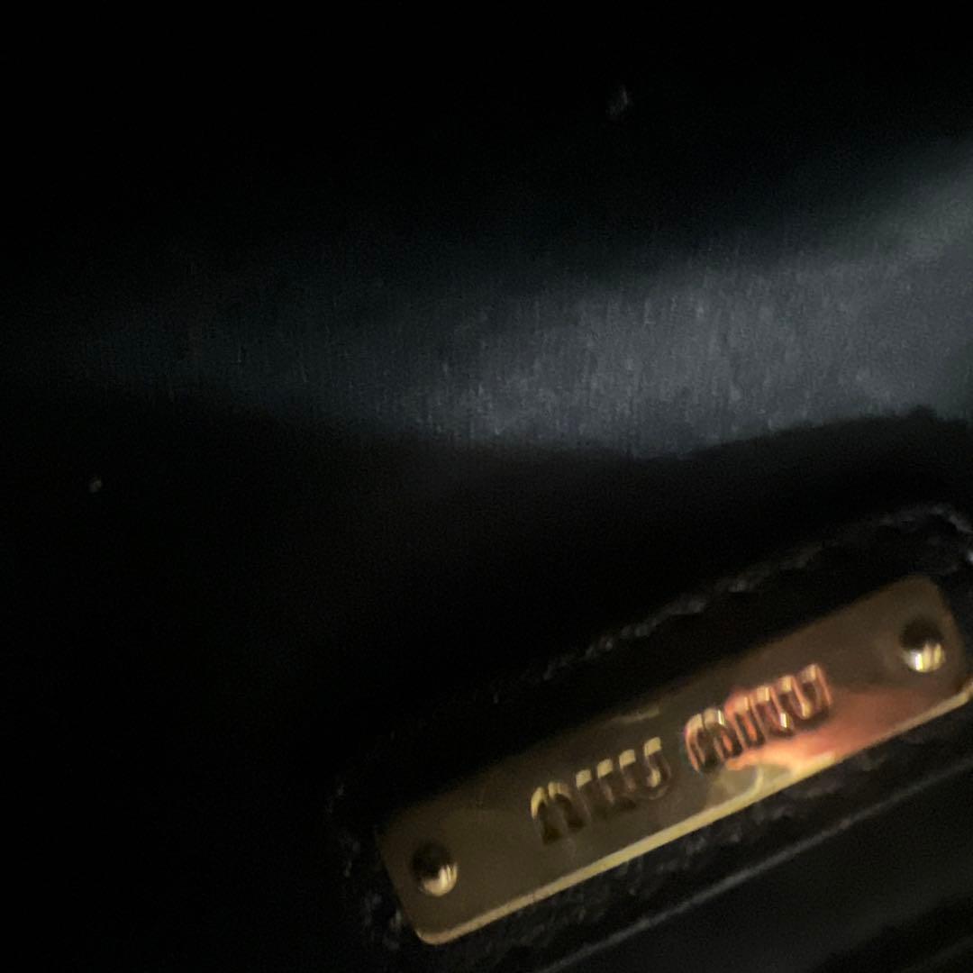 MIU MIU ブラックショルダーバッグ