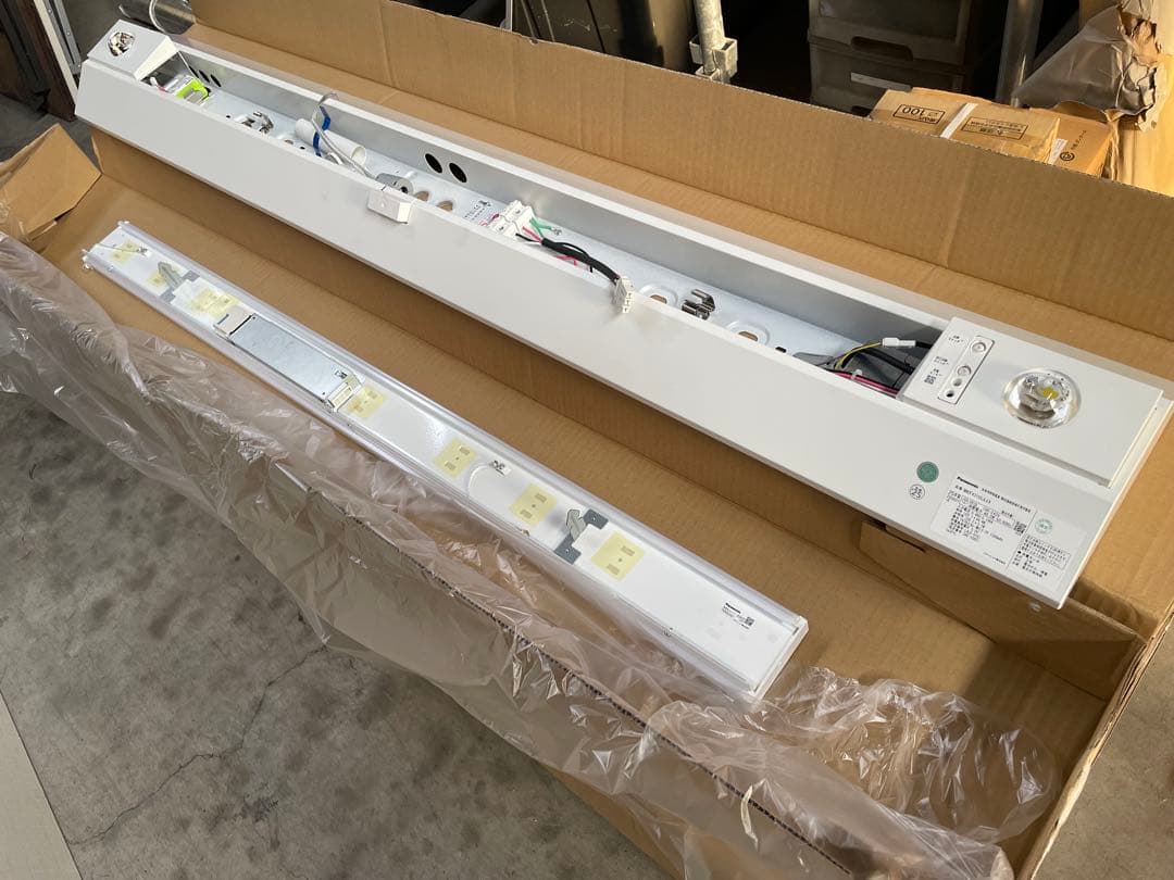 Panasonic 一体型階段灯40型　NNCF43155JLE9