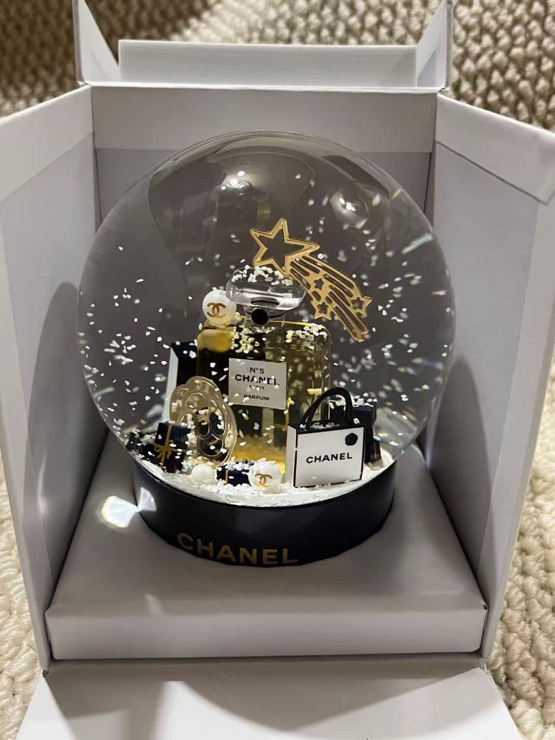 新品2025 CHANEL スノードーム クリスマス