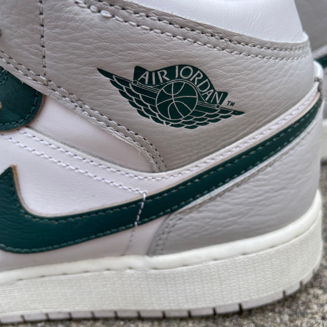 NIKE Air Jordan ミッドカットシューズ ホワイト/グリーン