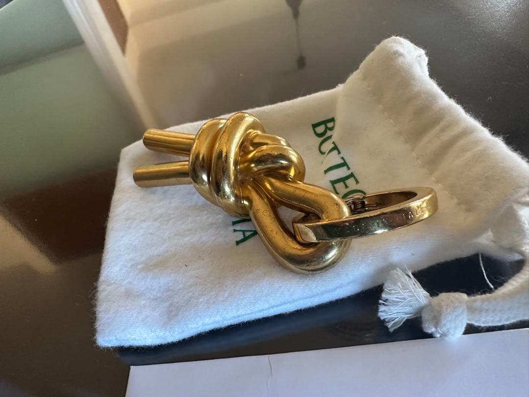 ツ*ア様 BOTTEGA VENETA ゴールド キーホルダー