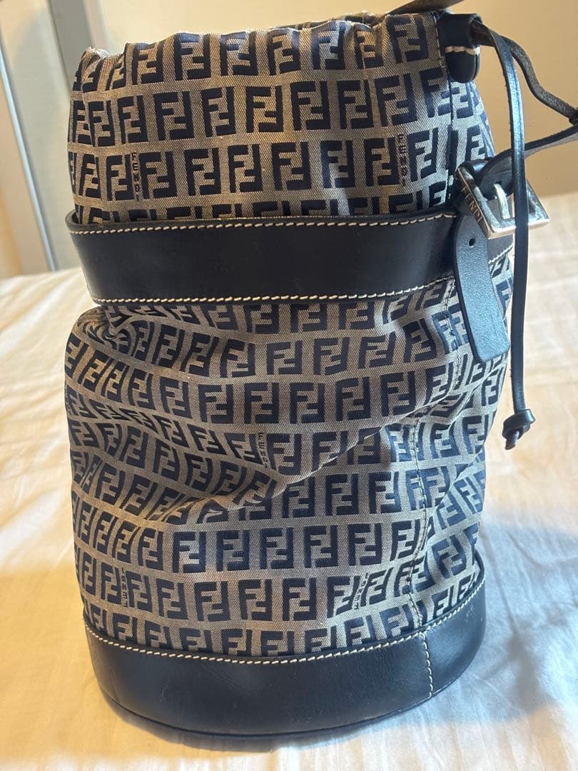 Fendi ロゴプリント バッグ