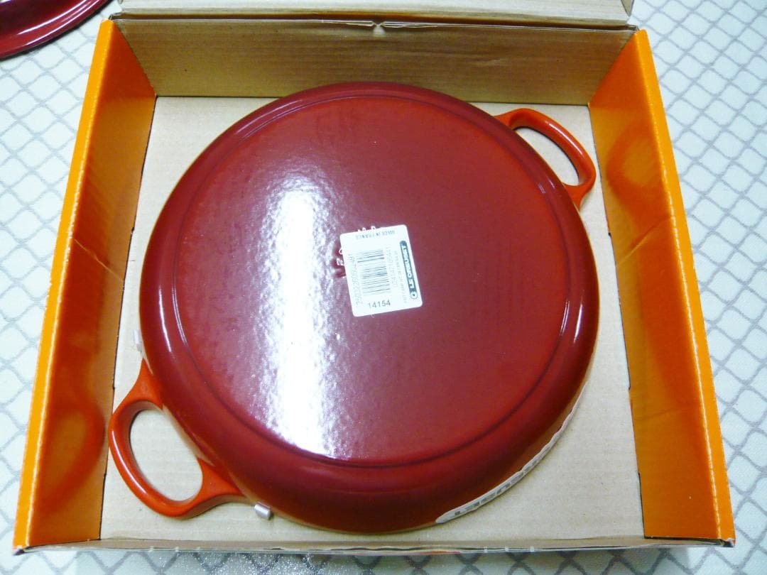 未使用 ルクルーゼ ビュッフェキャセロール 26cm ホーロー鍋 両手鍋