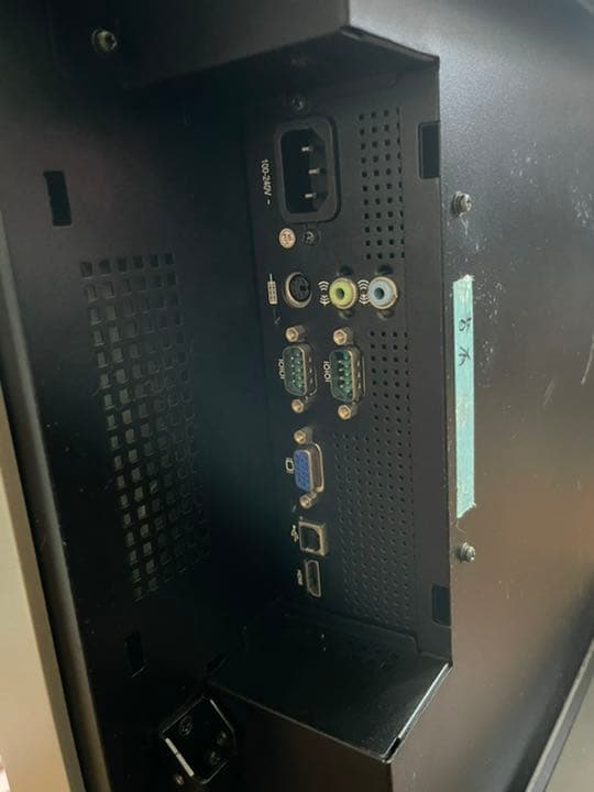 ELO 32型液晶ディスプレイ　タッチパネル