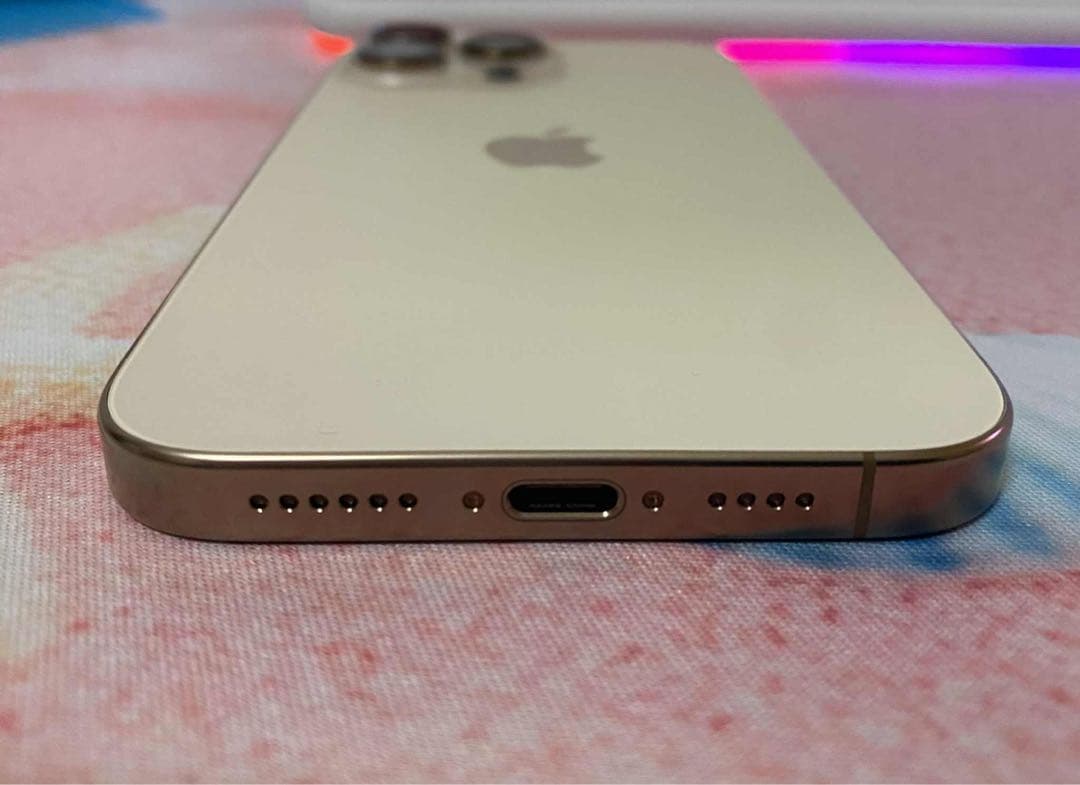 iPhone 16 Pro Max 256G 美品　ケーブル・箱・ケース付き