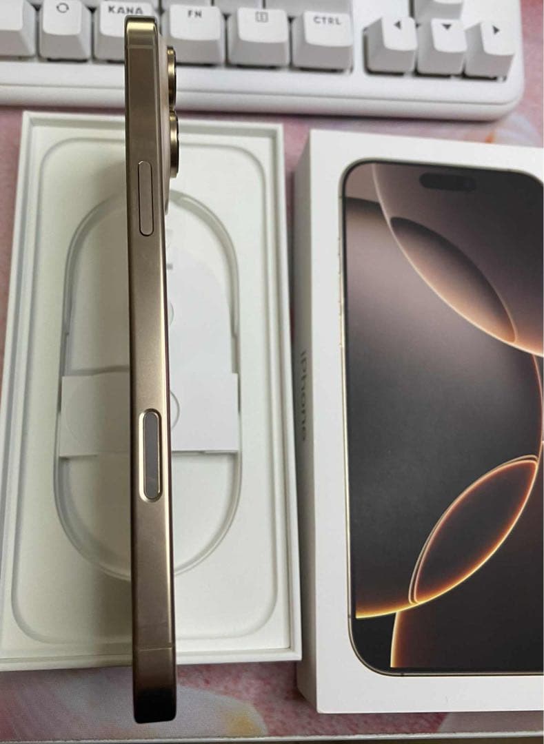 iPhone 16 Pro Max 256G 美品　ケーブル・箱・ケース付き