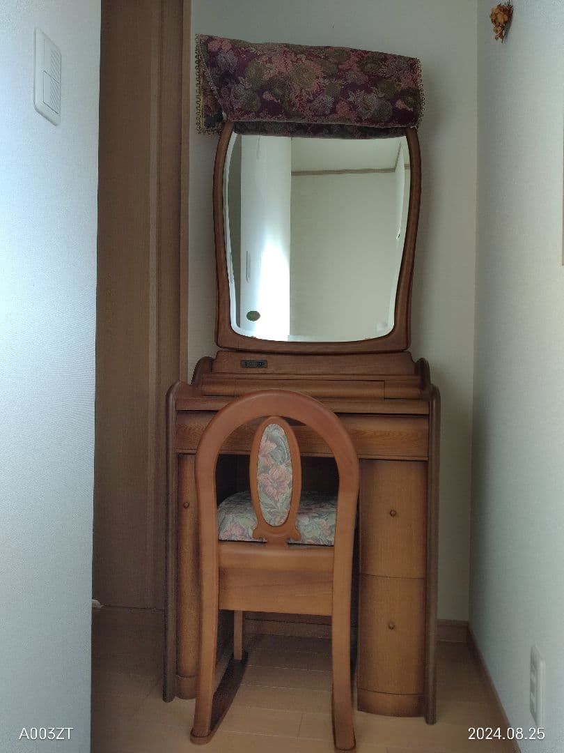 アンティーク鏡付きドレッサー(コンパクト)