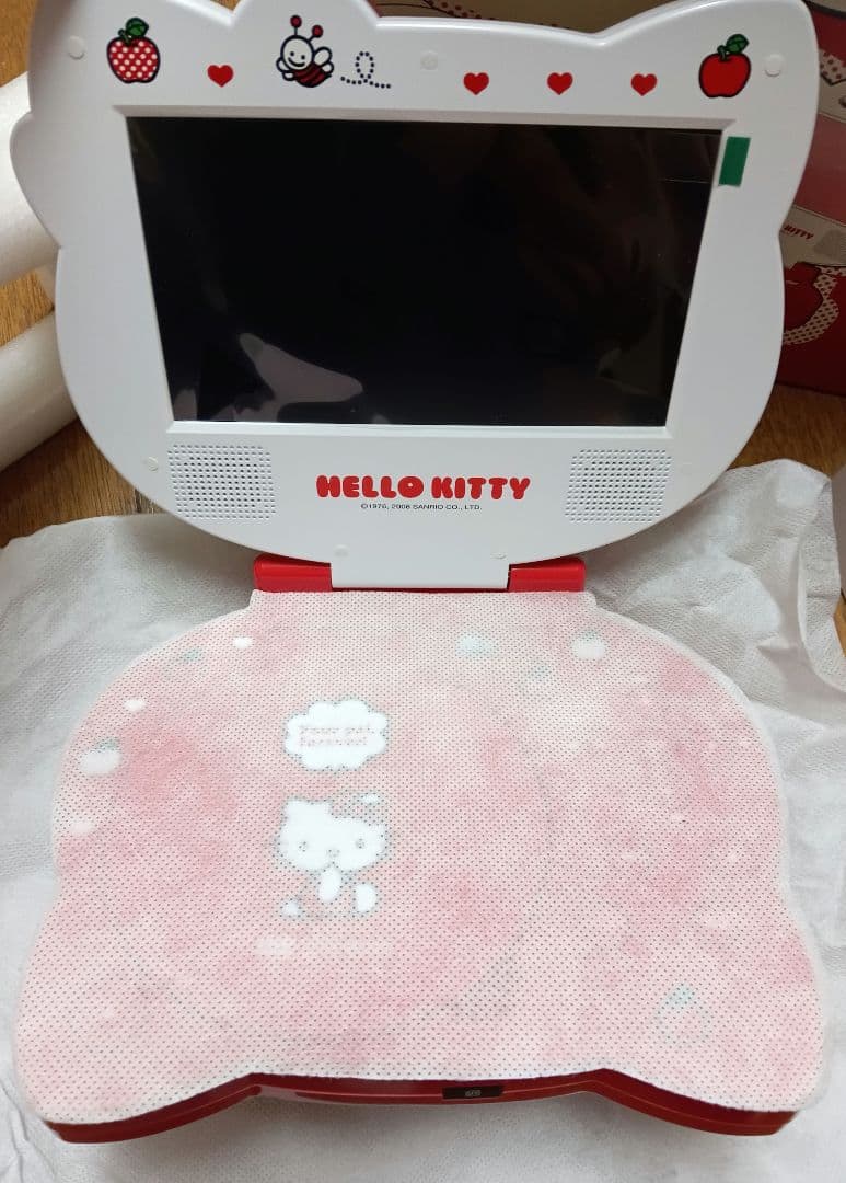 美品 限定 ハローキティーフェイス型DVDプレーヤー　サンリオ正規品　キティー