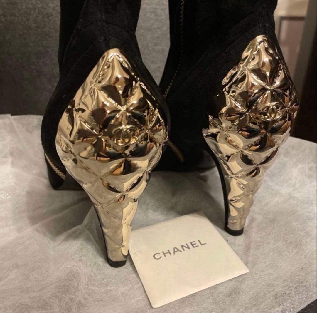 CHANEL ブラック スエード ブーティ