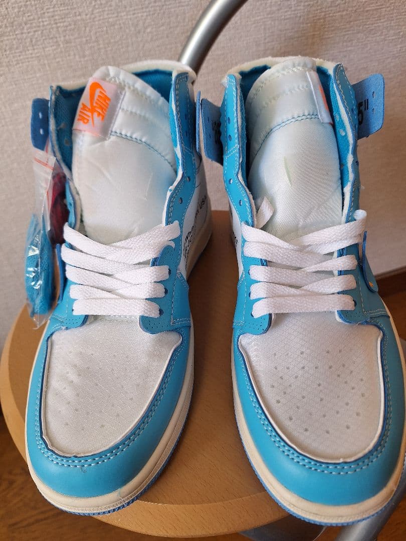 Off-White × Nike Air Jordan 1 UNC