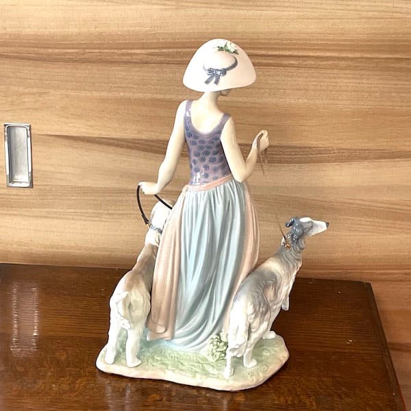 リヤドロ　優雅な散歩のひととき　フィギュリン　LLADRO 人形　ポーセリン