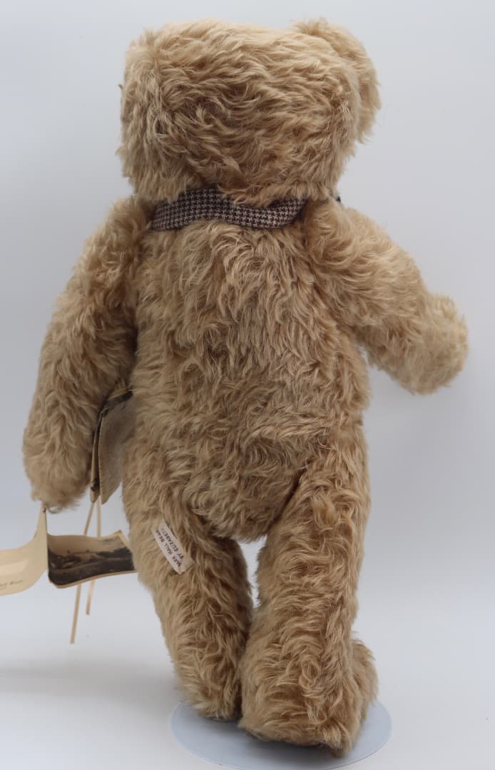 卒業帽をかぶった大きなテディベア 47cm アーティスト・ベア