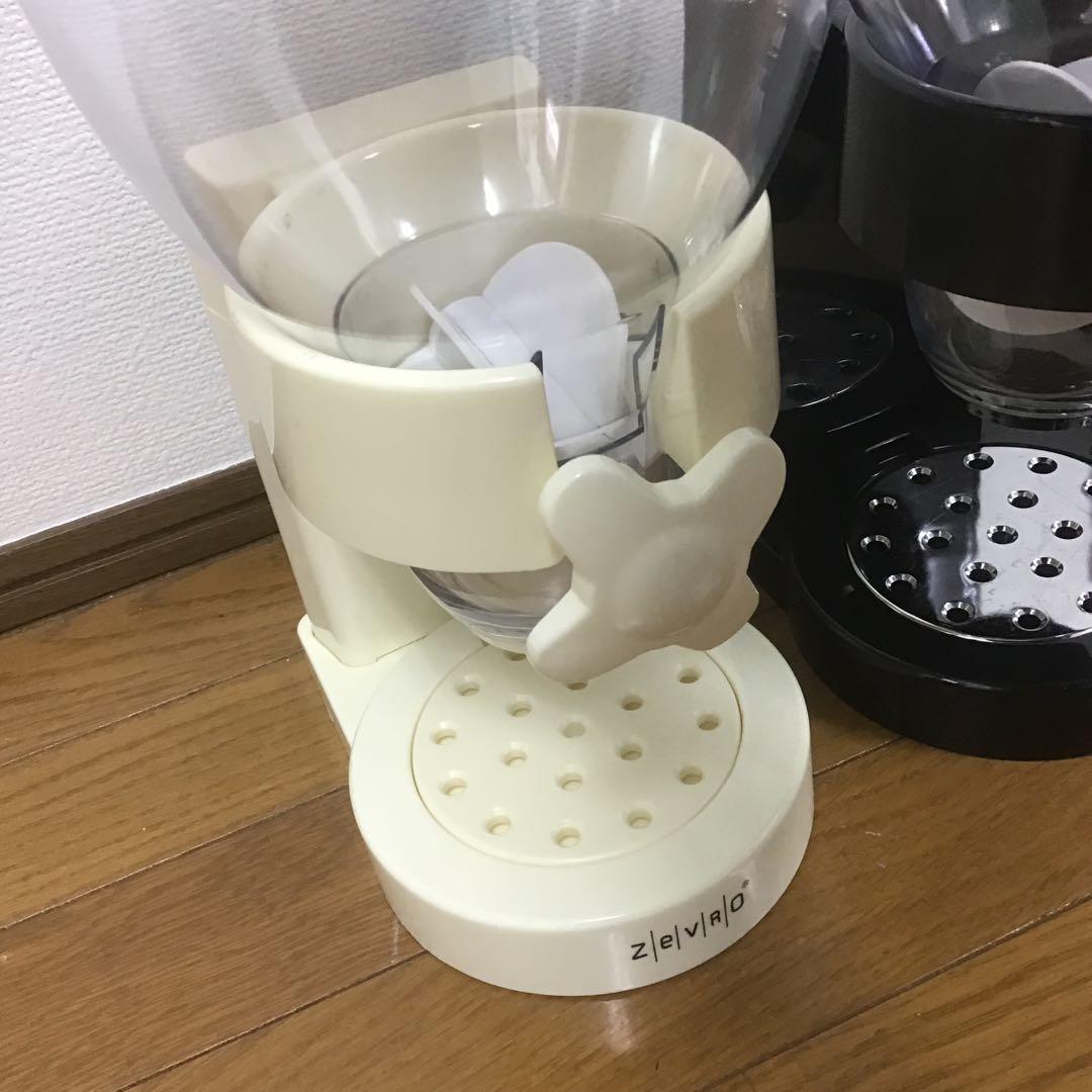 ZevROガチャガチャディスペンサー式食品保存容器 3色セット
