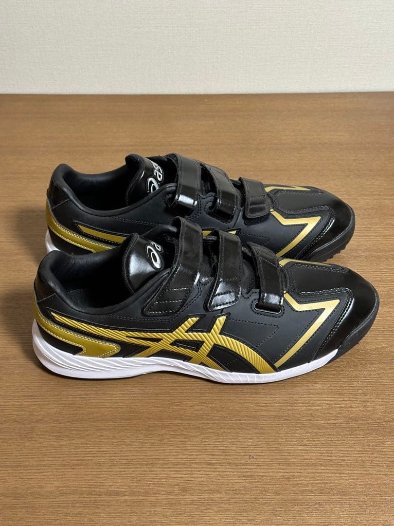 ASICS トレーニングシューズ ブラック/ゴールド 28.0㎝