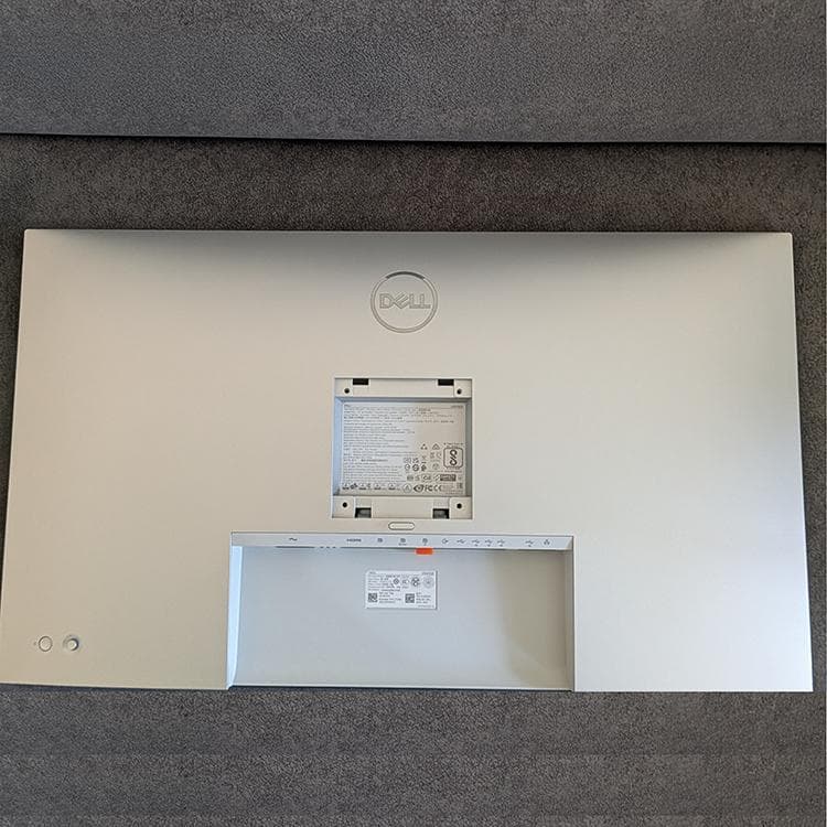 そ*ー様 DELL U3223QE 31.5インチ 4K モニター 本体