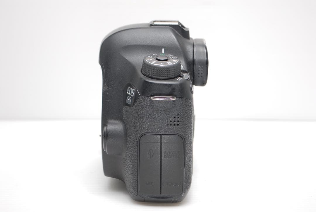 ❤️Canon EOS 6D❤️軽量モデル 中級者向け一眼レフ Wi-Fi内蔵