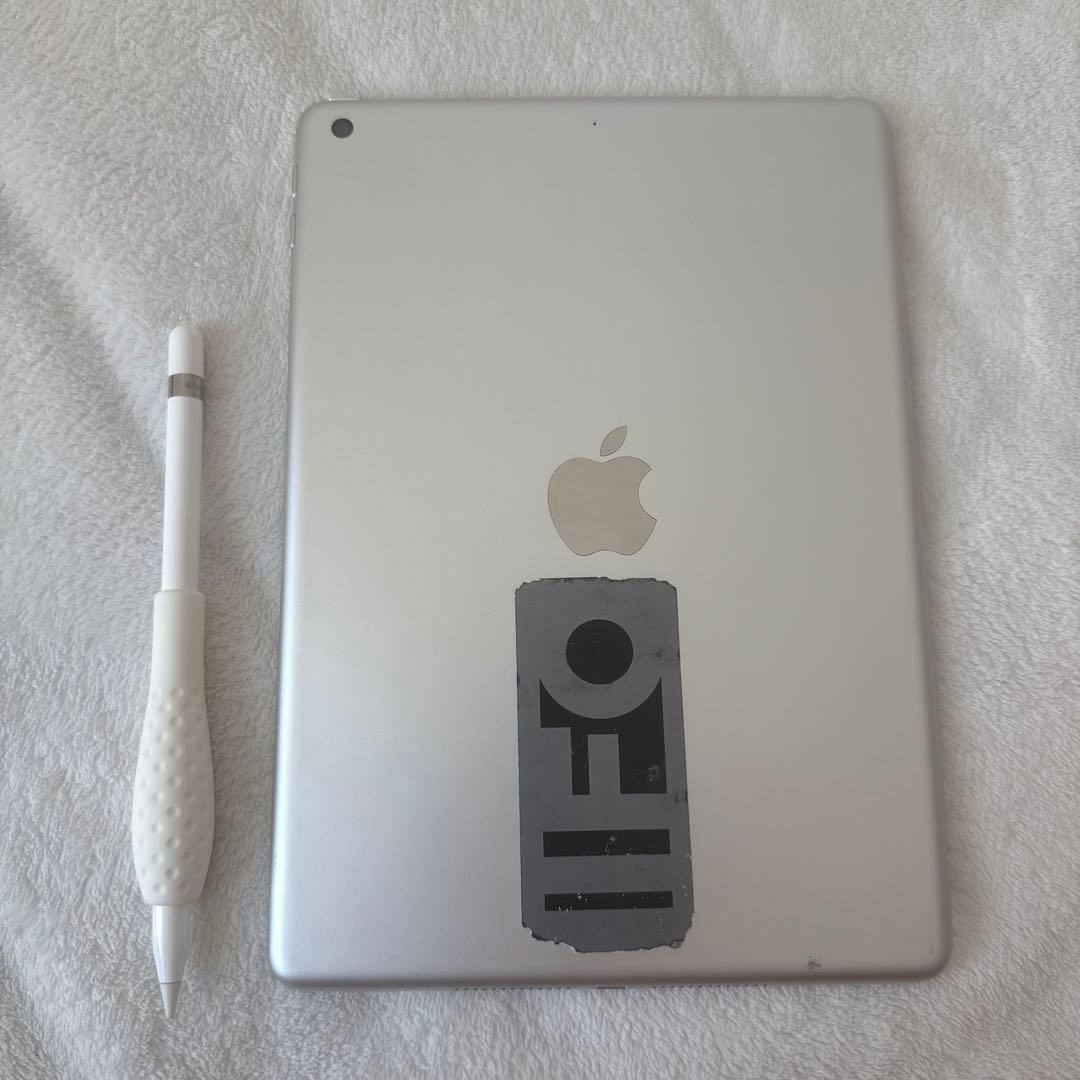 Apple iPad ホワイト 本体　第6世代【Apple Pencil付き】