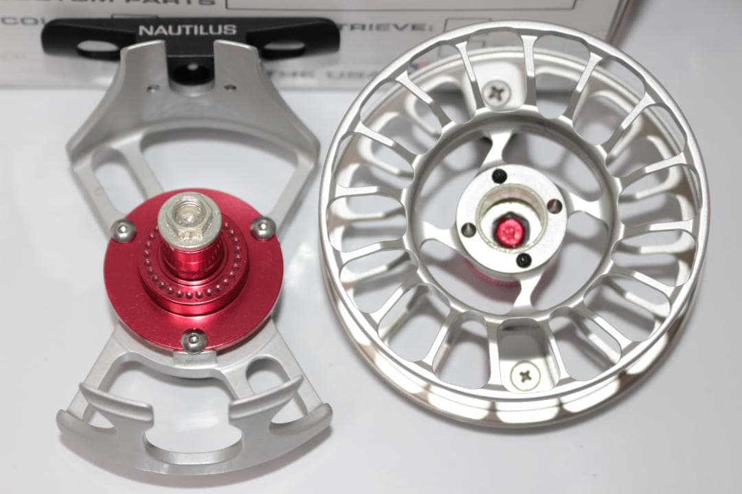 ノーチラス　Nautilus　XS　シルバー　3～4番　アメリカ製　箱入り未使用