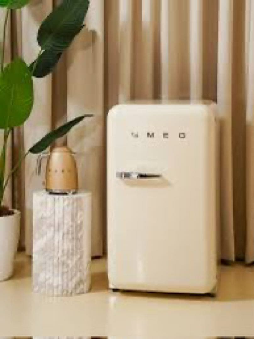 ★未使用★ SMEG社製冷蔵庫 クリーム 100V FAB10RP 右ヒンジ