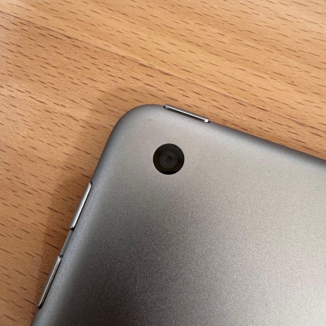 iPad 本体　6世代　32GB シルバー