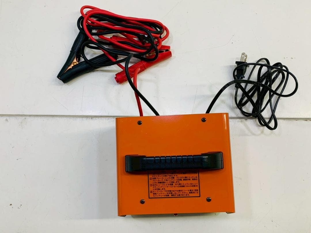 222Z Cellstar CC-30AT 自動バッテリー充電器 美品 送料込