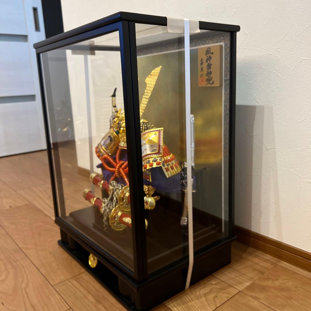 五月人形　兜　ケース入り・オルゴール付