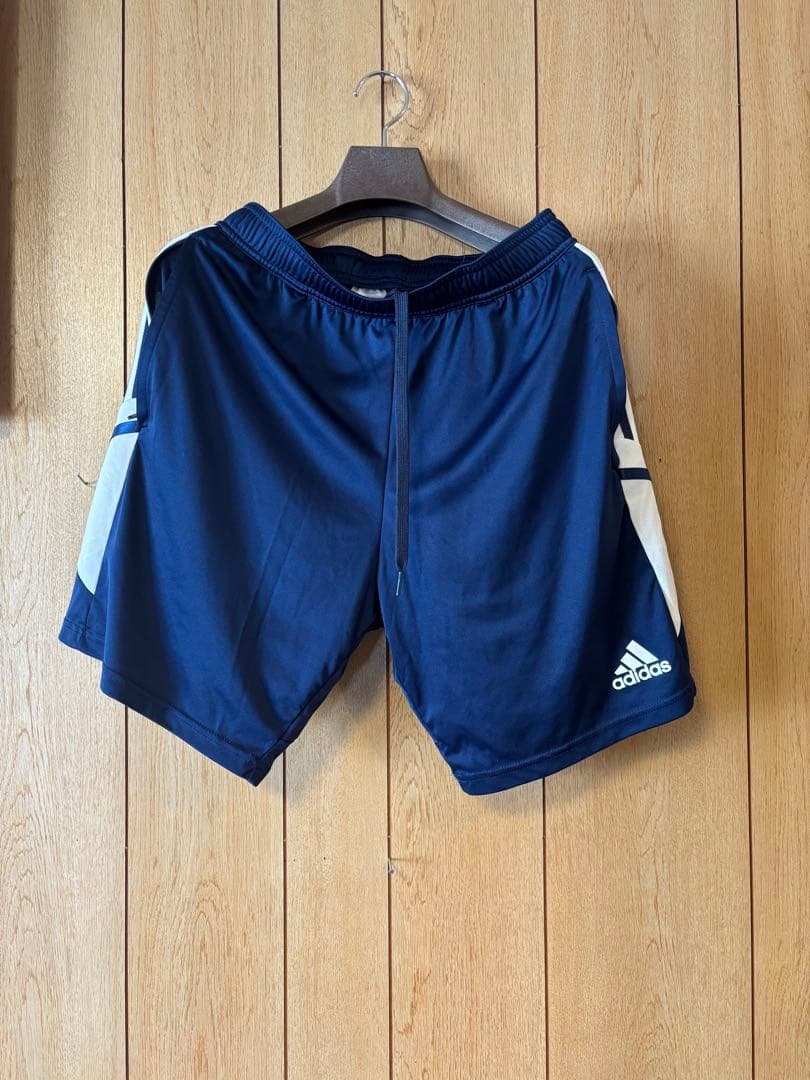 adidas ジャージ上下、ぷらシャツ上下　まとめ売り
