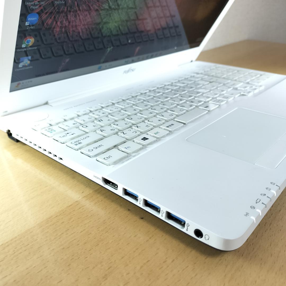 ノートPC Core i7 Windows11 SSD メモリ16GB 富士通